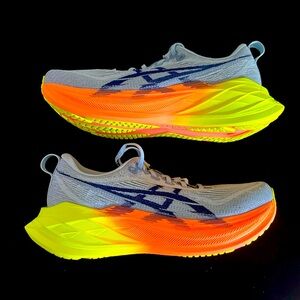 Asics Superblast Paris Mens Size US 8 D Width